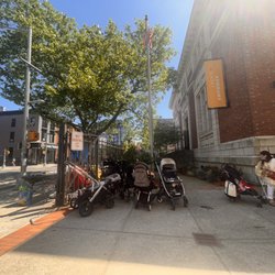 Brooklyn Public Library - Bedford Library