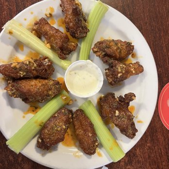 Avenue Cafe - Chicken Wings with Avenue Sauce. - Pizza Near Me - Miranda, California Avenue Cafe - Chicken Wings with Avenue Sauce. - Pizza Near Me - Miranda, California