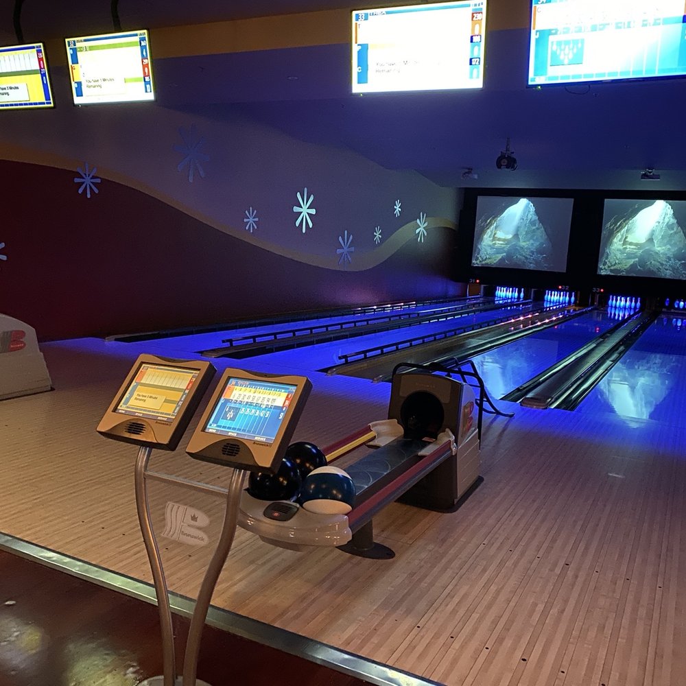 Big Al's - Lounge area - Sports Bars Near Me - Vancouver, Washington