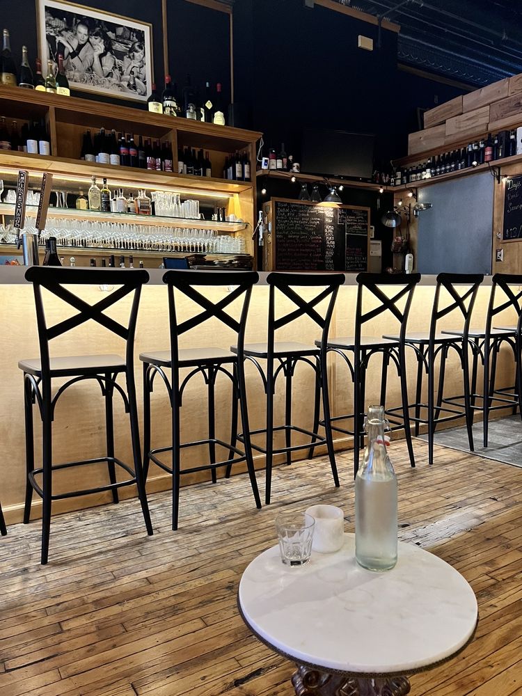 PRINTERS ROW WINE SHOP Updated October 2024 36 Photos & 141 Reviews