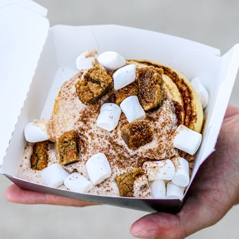 Cinnaholic - Pumpkin Spice Roll IG: michellelieats - Desserts Near Me - Cary, North Carolina