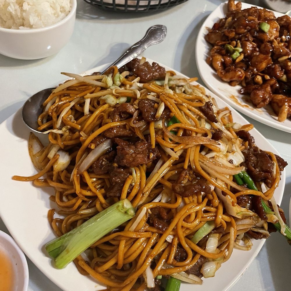 Imperial Chinese Restaurant - 1101. Beef Lo Mein - Chinese Near Me - Simi Valley, California Imperial Chinese Restaurant - 1101. Beef Lo Mein - Chinese Near Me - Simi Valley, California