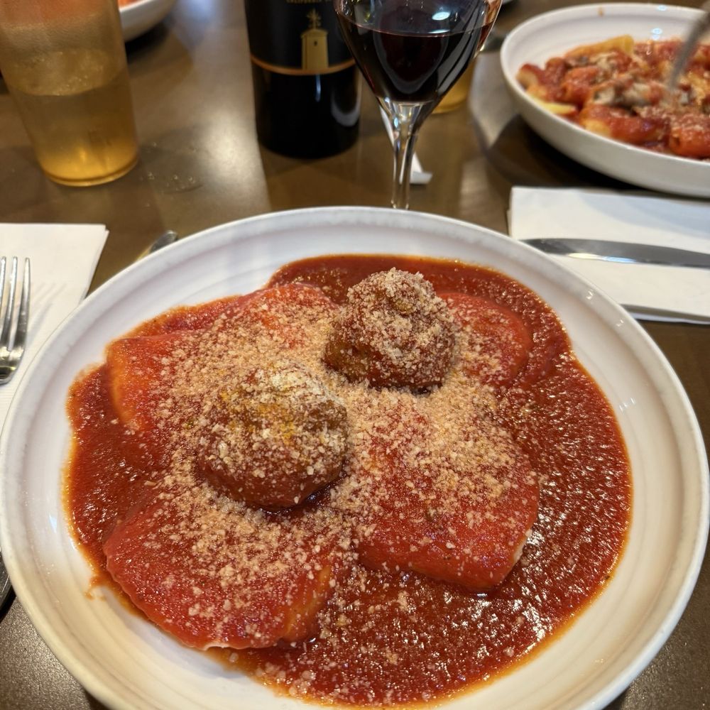 Ravioli dinner with meatballs Ravioli dinner with meatballs