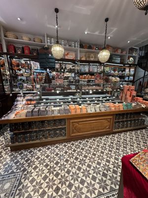 À la Mère de Famille by null