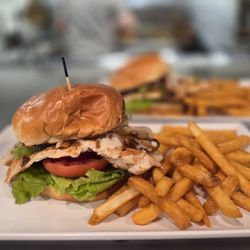 Luke's Cafe