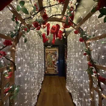 Rosalia's Kitchen - Decor - Italian Near Me - Miramar, Florida