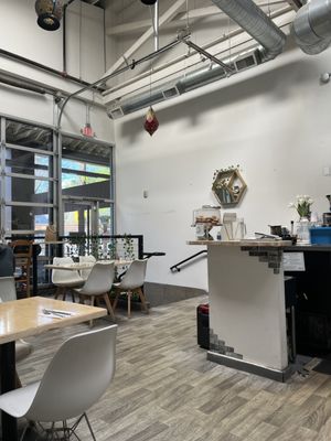 Mamma Khouri's by null