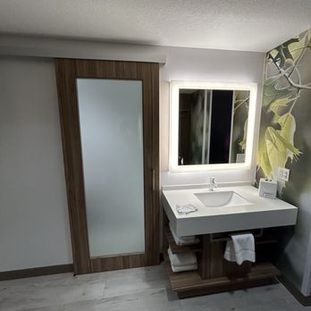 Wyndham Garden Orlando Universal - Hotels Near Me - Orlando, Florida