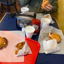 Tenderloin Grill - Tenderloins and burgers