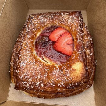 White Salmon Baking Co - Strawberry rhubarb danish - Bakeries Near Me - White Salmon, Washington