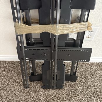 Unicorn Moving - Wrapped wall mounts for tv to ensure no missing pieces - Movers Near Me Unicorn Moving - Wrapped wall mounts for tv to ensure no missing pieces - Movers Near Me
