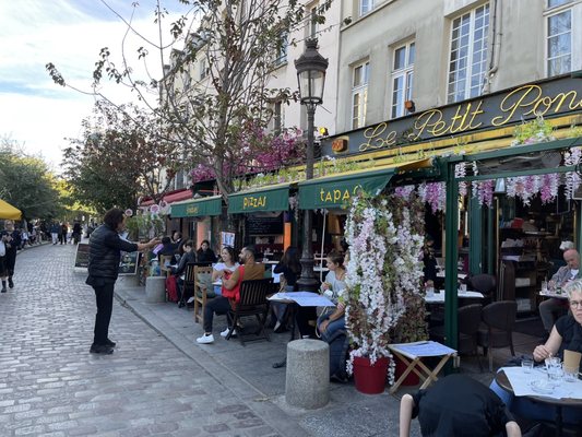 Latin Quarter by null