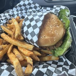 Bacon Burger with seasoned fries Bacon Burger with seasoned fries