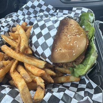 Mz Glow’s Kitchen - Bacon Burger with seasoned fries - Mexican Near Me - Visalia, California Mz Glow’s Kitchen - Bacon Burger with seasoned fries - Mexican Near Me - Visalia, California