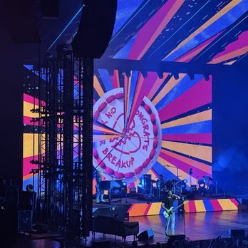 Merriweather Post Pavilion - Old Dominion jamming out - Music Venues Near Me - Columbia, Maryland