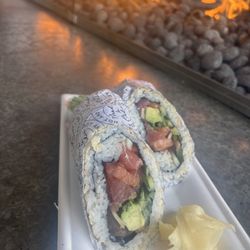 The Sushi San - The salmon wrap gluten-free no sauce