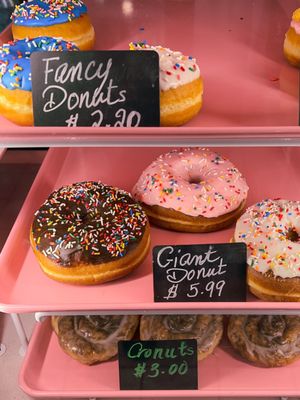 Good Glaze Donuts and Ice Cream 2