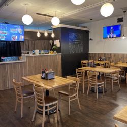 Thanh Lien Kitchen - Dining area