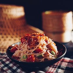 Yezo Thai Isankaya - Tum sen lek Pla la ( spicy noodle salad with fermented fish)
