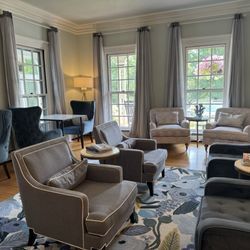 Captain Freeman Inn - Seating room for guests.