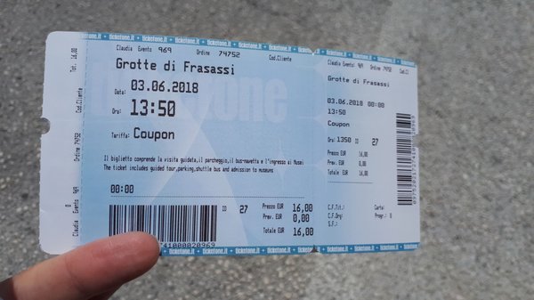 Grotte di Frasassi by null