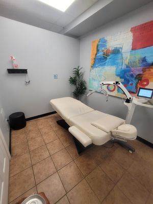 Hawaiian Holiday Tanning Salon - Image 18