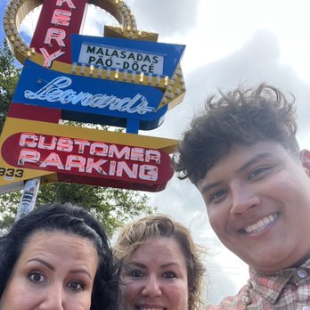 Leonard's Bakery - #Leonardsbakery - Bakeries Near Me - Honolulu, Hawaii Leonard's Bakery - #Leonardsbakery - Bakeries Near Me - Honolulu, Hawaii