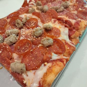 Vabbe Pizza - Tutti Carni - Pizza Near Me - Newark, California