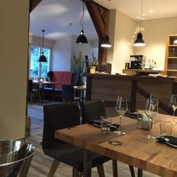 Tables - Nice modern decor!