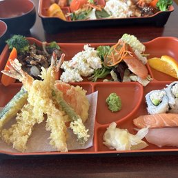 Sushi combo bento B Sushi combo bento B