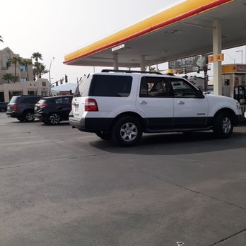Circle K - Crowded- afternoon- 9/11/20- ea lane is 3 cars deep - Gas Stations Near Me - Las Vegas, Nevada