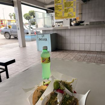 Tacos El Zurdo - Lengua - Tacos Near Me - Rosarito, BCN