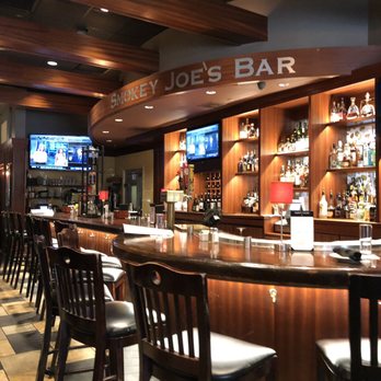 Weber Grill Restaurant - Bar area - Barbeque Near Me - Chicago, Illinois