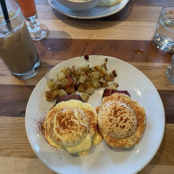 HomeGrown - Merriam - Eggs Benedict- Traditional - Salad Near Me - Merriam, Kansas