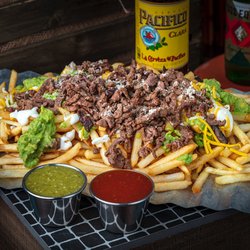 Califas Tacos & Beer - Califas Fries