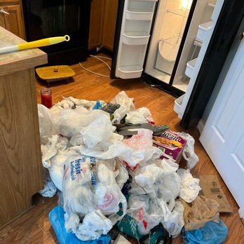 Sulemas Cleaning Services - Pick up and discard trash - Home Cleaning Near Me Sulemas Cleaning Services - Pick up and discard trash - Home Cleaning Near Me
