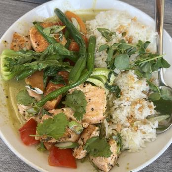 Southern Yankee Crafthouse - Salmon Thai Green Curry - Cocktail Bars Near Me - Houston, Texas Southern Yankee Crafthouse - Salmon Thai Green Curry - Cocktail Bars Near Me - Houston, Texas