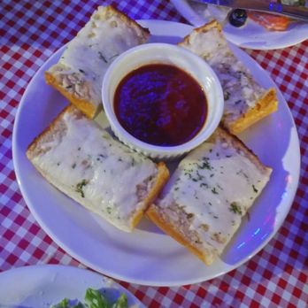Win-Spuntino - Cheesy garlic bread - Italian Near Me - Honolulu, Hawaii