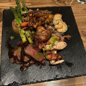 3128 Social House - Dinner on a slate! This serving method allowed me to bogart all of the veggies while my husband made off with the shrimp. - Gastropubs Near Me - Albuquerque, New Mexico