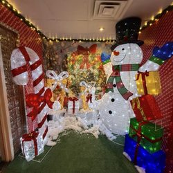 Taqueria Casa Del Sabor - Love that they did this for Christmas! Cute little photo op for your family