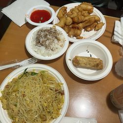 Mr China - Singapore Chow Mai Fun Sweet & Sour Chicken pork Spring Roll (2)