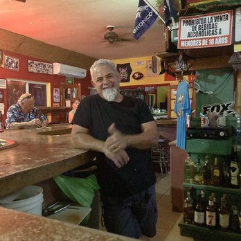 Jolly Mon - Alberto the amazing bartender - Bars Near Me - San Felípe, BCN