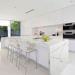 Quartz Tops Center