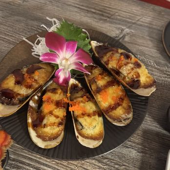 Tada Sushi Studio - Baked mussel - Sushi Bars Near Me - Lake Oswego, Oregon Tada Sushi Studio - Baked mussel - Sushi Bars Near Me - Lake Oswego, Oregon