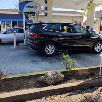 ARCO ampm - a car at a gas station - Gas Stations Near Me - Glendale, California ARCO ampm - a car at a gas station - Gas Stations Near Me - Glendale, California