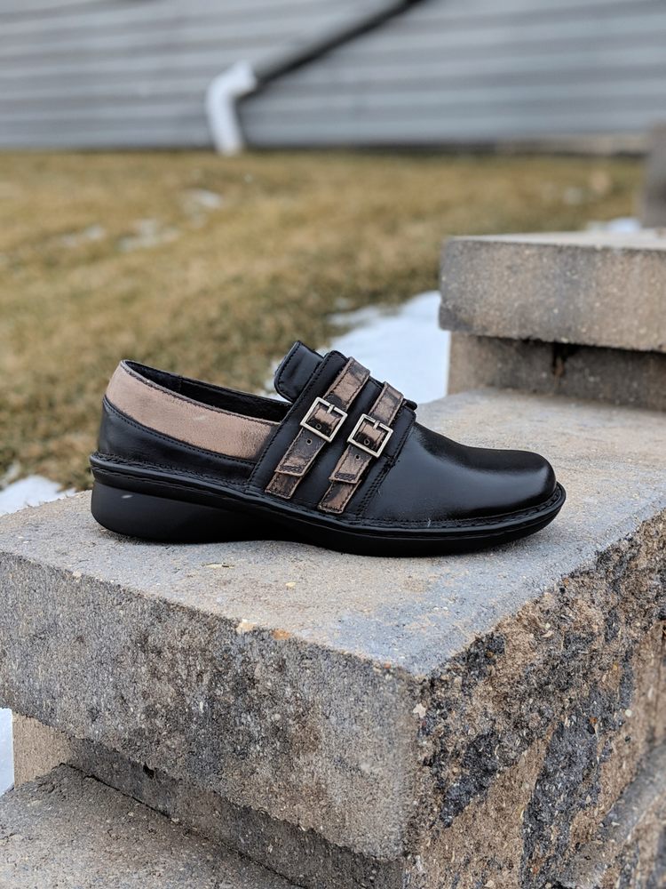 HAPPY SOLES FOOTWEAR Updated October 2024 24 Photos 1802 Allison