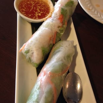 Sisters Thai Cafe - Fresh rolls, one with shrimp & one vegetarian - Thai Near Me - Rockford, Illinois