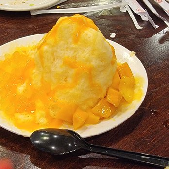 Corner 17 - Mango fluffy ice. I'd describe it, but it's kinds indescribable. Just try it! - Chinese Near Me - Saint Louis, Missouri