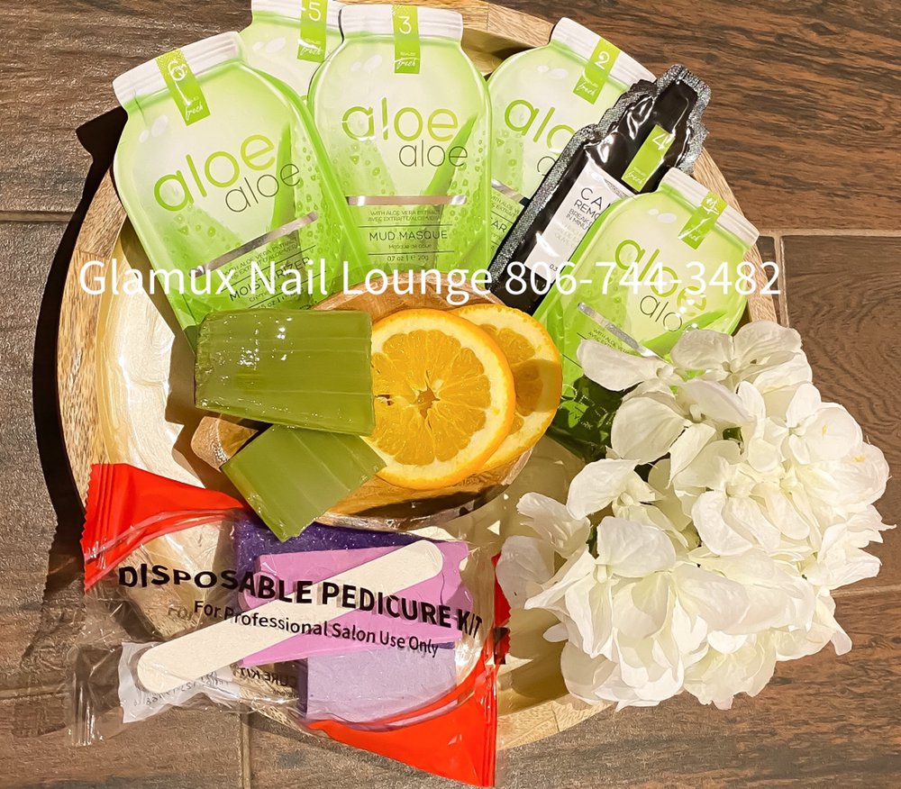 Glamux Nail Lounge Logo