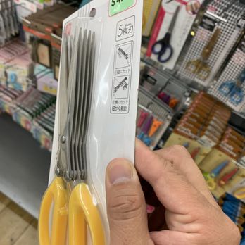 Daiso - A scissor with five blades - Discount Store Near Me - Union City, California Daiso - A scissor with five blades - Discount Store Near Me - Union City, California